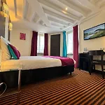 Pax Opera Hotel