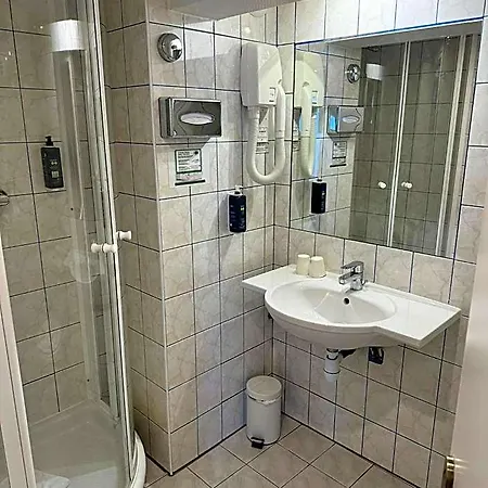باكس أوبرا 3* باريس