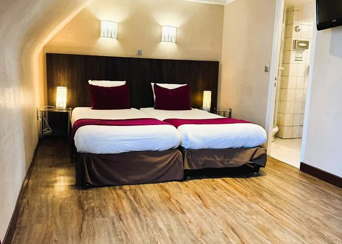 パックス オペラ ホテル 3*