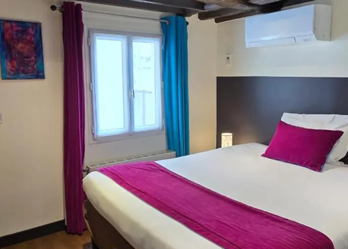 パックス オペラ ホテル 3*