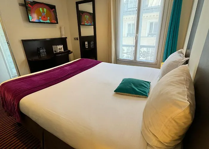 パックス オペラ ホテル 3*