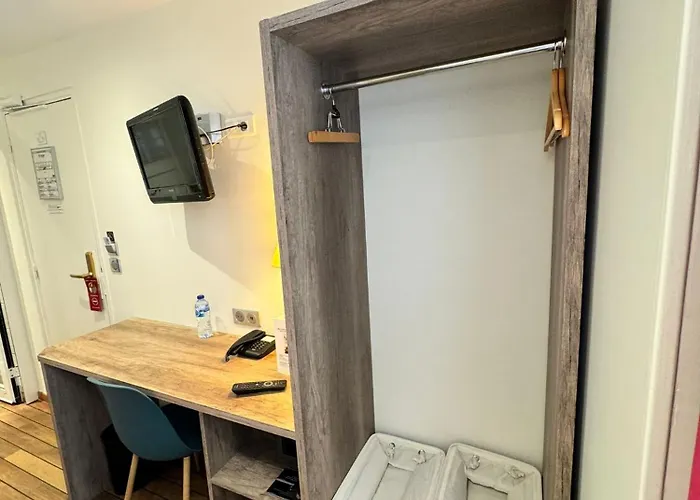 パックス オペラ ホテル 3*