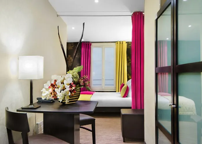 パックス オペラ ホテル 3*