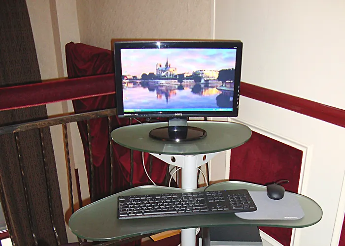 ホテル パックス オペラ 3*