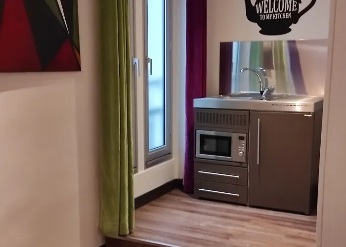 パックス オペラ ホテル 3*