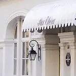 Pax Opera Hotel
