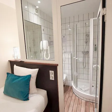 Hotel Pax Opera